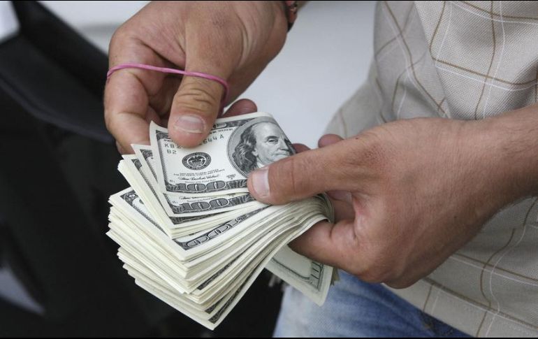 Se espera que el tipo de cambio cotice entre 19.10 y 19.30 pesos por dólar. AP / ARCHIVO