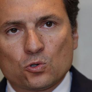 Congelan orden de aprehensión contra esposa y hermana de Lozoya