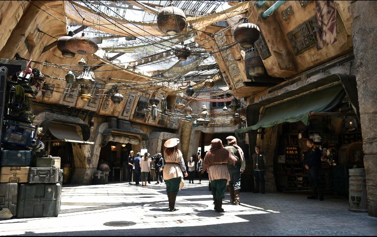 Los visitantes que hayan reservado con antelación podrán experimentar la tierra temática más grande creada en un parque de Disney. AFP / S. Getty