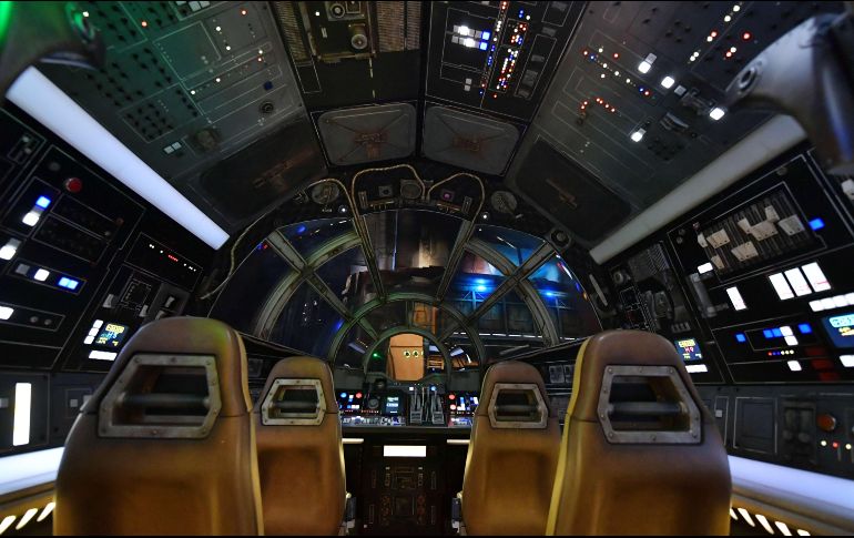 La experiencia le permitirá a un equipo de seis personas operar la nave espacial durante una aventura interactiva. AFP / S. Getty