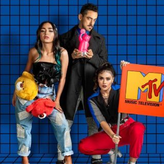 Luis Gerardo Méndez, Calle y Poché, anfitriones de Premios MTV MIAW