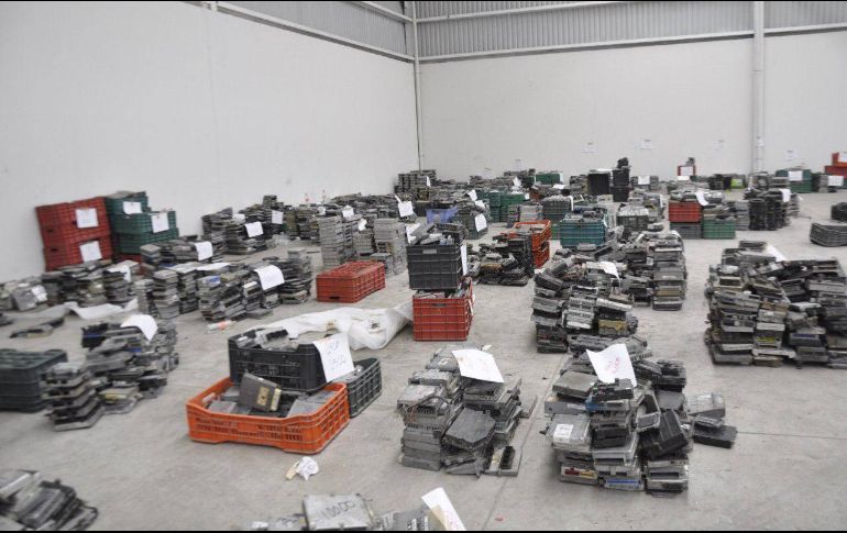 La Fiscalía aclara que aún no concluyen con el conteo de los aparatos asegurados ni con la clasificación de los mismos. FACEBOOK/Enrique Alfaro Ramírez