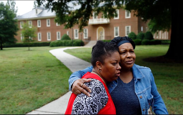 En un primer momento la policía reportó la muerte de 11 personas, además del atacante, pero la cifra de víctimas mortales se elevó en las últimas horas. AP / P. Semansky