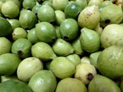 Por otro lado, la guayaba tiene propiedades depurantes y desintoxicantes, las cuales ayudan a eliminar las toxinas del organismo e impiden la absorción de grasas y azúcares de los alimentos. EL INFORMADOR / ARCIHVO