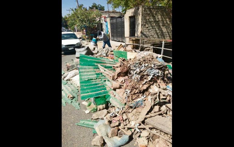 Esto es lo que bloquea las alcantarillas y causa inundaciones. ESPECIAL