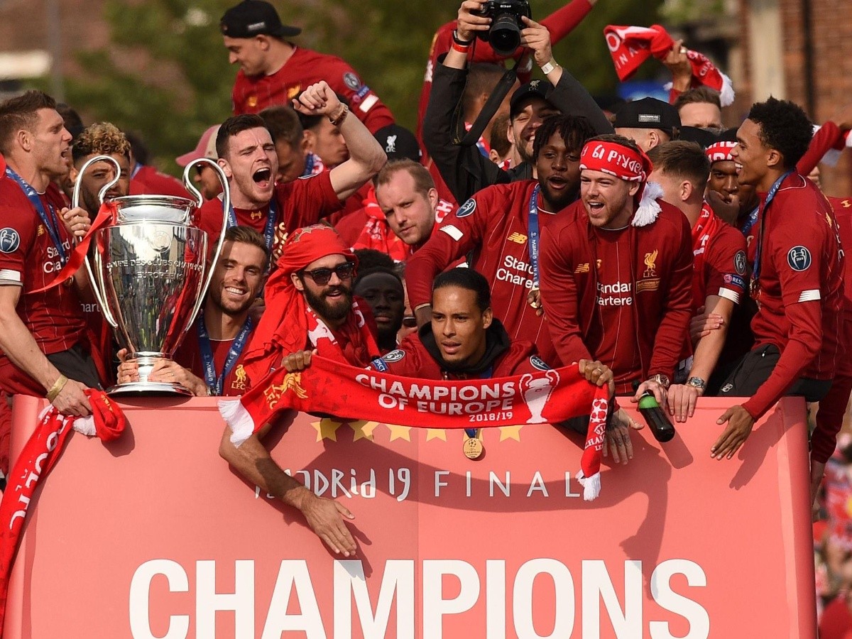  Liverpool festeja con desfile su título de la Champions