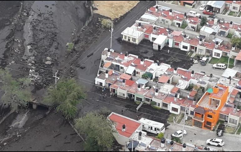 La tarde de ayer domingo se reportó el desbordamiento del río Apango en San Gabriel, Jalisco. ESPECIAL / PC Jalisco