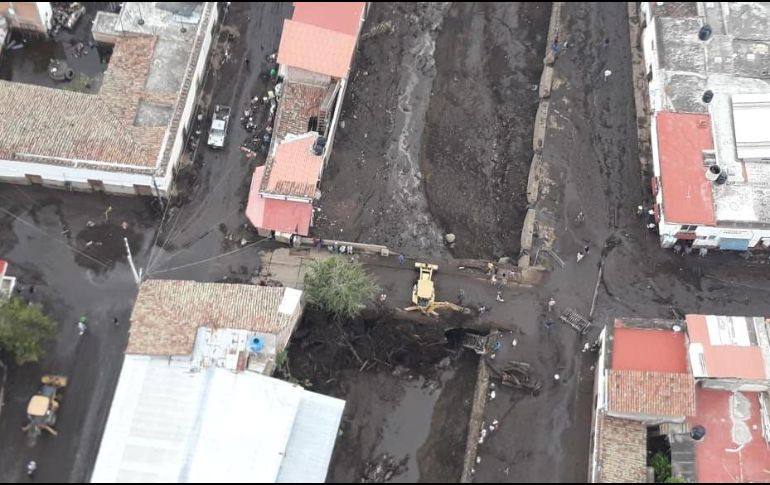 La Secretaría de Educación informó que las clases se suspendieron este lunes debido al desbordamiento. ESPECIAL / PC Jalisco