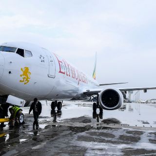 Boeing detecta piezas defectuosas en más de 300 aviones del 737