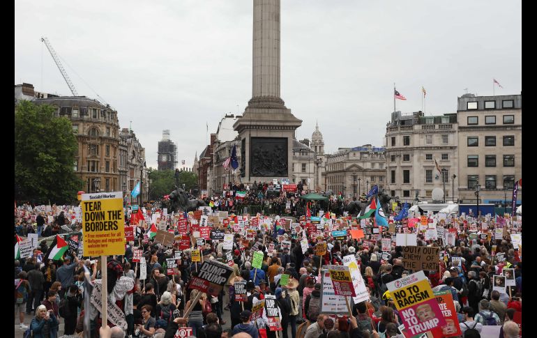 Desde la plaza Trafalgar arrancó una marcha multitudinaria contra la visita del mandatario.