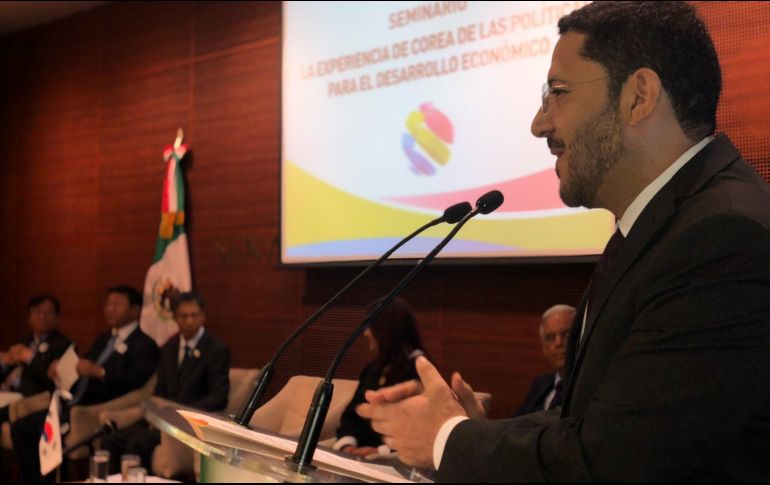 Batres señala que turnó los textos a las comisiones dictaminadoras, las cuales deberán aprobarlos en principio. TWITTER/@martibatres