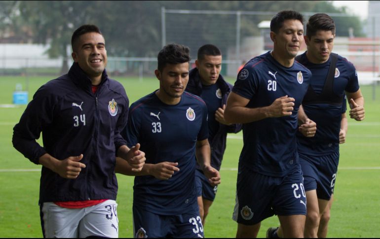 Dávila (C) jugó el más reciente torneo con los Delhi Dynamos de la India. IMAGO7/ARCHIVO