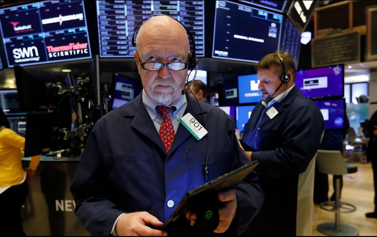 El promedio industrial Dow Jones ganó 512 puntos, o 2.1 por ciento, para ubicarse en 25 mil 332 unidades. AP/R. Drew