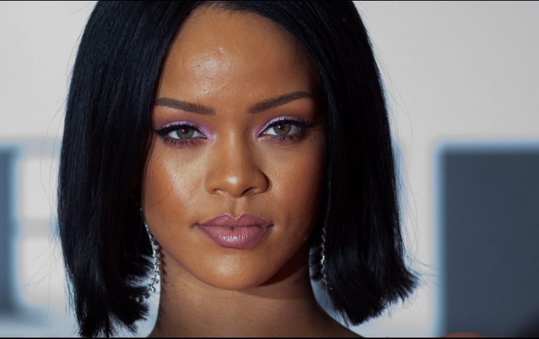 Rihanna lanzÃ³ recientemente su marca de lujo Fenty en ParÃ­s. EFE / A. Cowie