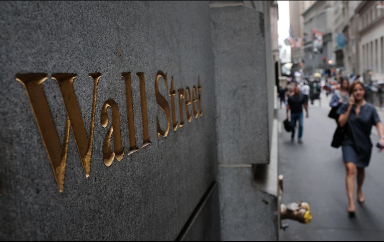 En una jornada en la que los inversores están atentos a la publicación de los inventarios de petróleo y sus derivados y del Libro Beige de la Reserva Federal (Fed). AFP / ARCHIVO