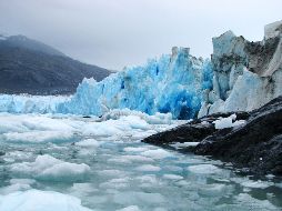 El carbono negro fomenta el derretimiento del hielo en los glaciares debido a que intercepta y absorbe la luz solar, lo que ayuda al aumento de la temperatura. EFE / ARCHIVO