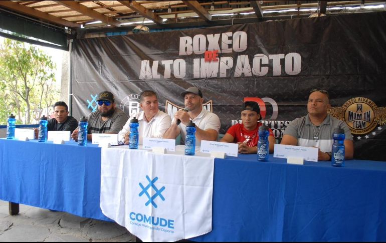 Las peleas estelares comenzarán a partir de las 19:00 horas. TWITTER/@comudegdl