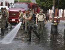 Este miércoles comenzaron con el lavado de la plaza principal. ESPECIAL / Protección Civil Jalisco