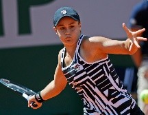 La australiana Ashleigh Barty se enfrentará a la estadounidense Amanda Anisimova en la cancha Suzanne-Lenglen. AP/P.GOLOVKIN