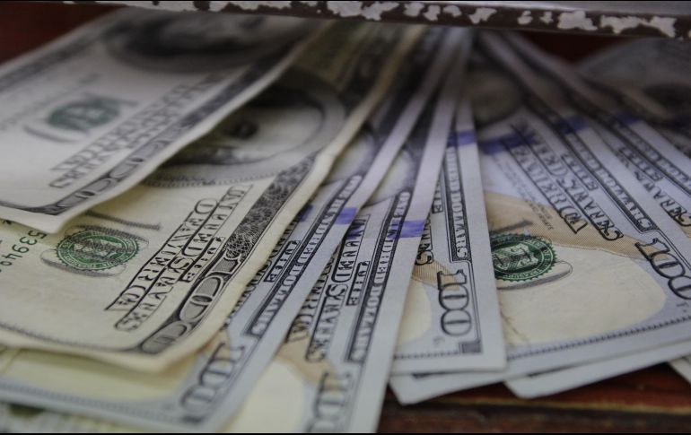 La moneda se adquirió en un mínimo de 18.60 pesos en bancos de la Ciudad de México. EL INFORMADOR/ARCHIVO