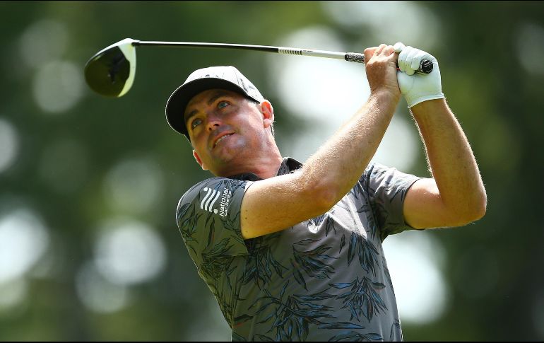 Keegan Bradley lidera el torneo con 63 golpes. AFP/V. Ridley