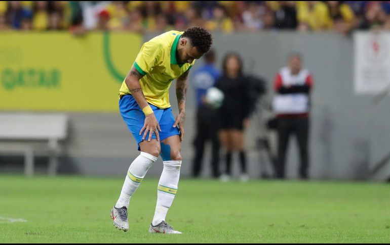 Neymar sufrió el miércoles una torcedura en el tobillo derecho durante el amistoso disputado entre la Selección brasileña y Qatar. AP/A. Penner