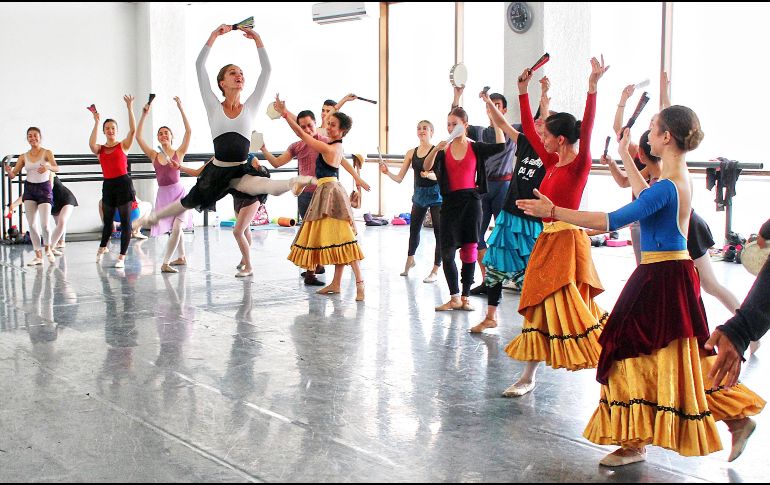 Cuarenta bailarines se presentarán en el escenario del Teatro Degollado. EL INFORMADOR/E. Barrera