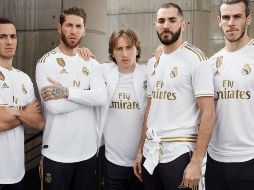 Según señalan, se han ''inspirado en la corona de oro que ha adornado el escudo del club durante más de 100 años'' para diseñar la camiseta de la marca deportiva Adidas. TWITTER / @realmadrid