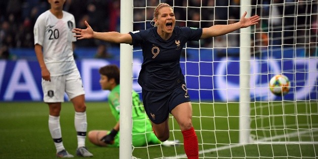 Francia golea a Corea del Sur en la inauguraci&oacute;n del Mundial femenil