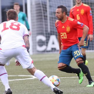 España cumple ante Islas Feroe y se mantiene como líder del Grupo F