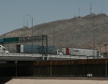 Los gerentes de suministros trabajan tan rápido como pueden para mandar la mercancía antes del lunes. AP/C. Torres