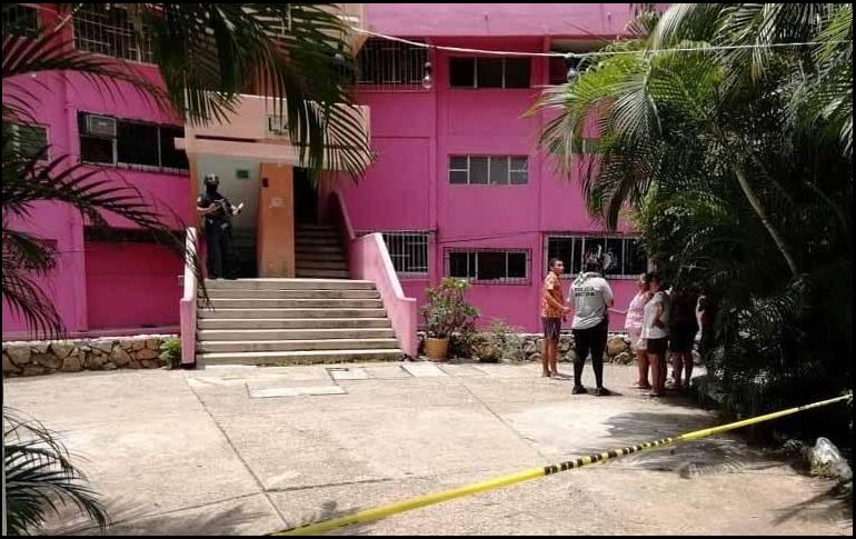 Policías acudieron al sitio para realizar las diligencias de rigor en torno al caso. ESPECIAL