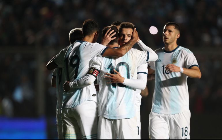 El capitán anotó a los 37 y 38 minutos en el estadio Bicentenario de la provincia de San Juan. EFE/ M. Ruiz