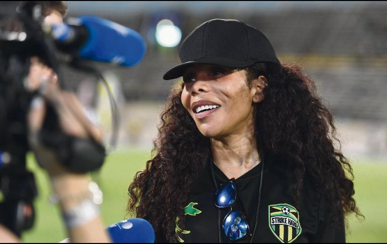 La hija del cantante de reggae gestionó patrocinadores y apoyo para la escuadra caribeña. AFP