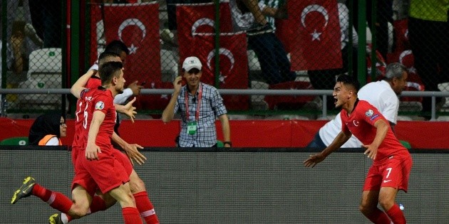 Turqu&iacute;a da la sorpresa y vence a Francia
