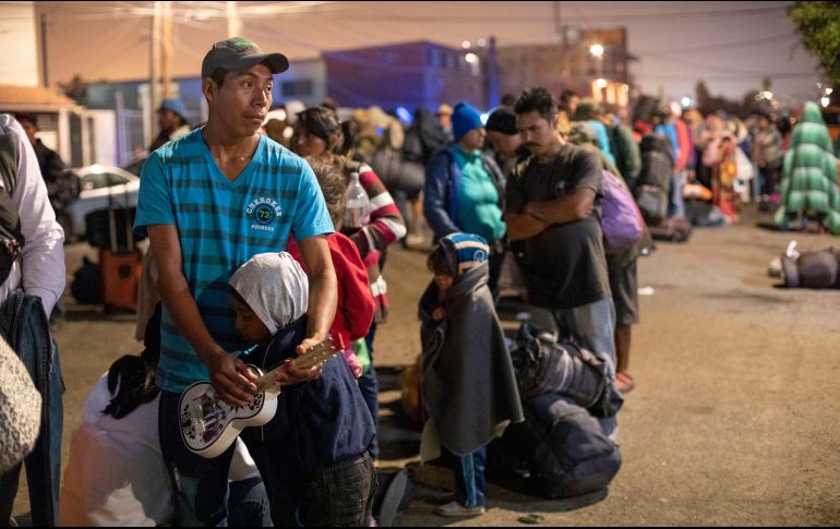 Tras pacto, EU envía a México ocho mil migrantes