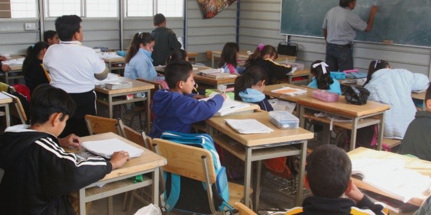 Maestros viven sin sueldo siete meses