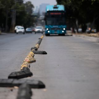 Descuidan los topes del carril exclusivo del Macrobús