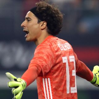 Guillermo Ochoa critica partidos del Tri en estadios inapropiados