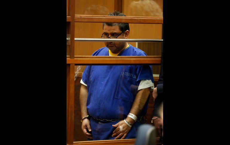 En la presentación de este lunes en la corte de Los Ángeles, Naasón Joaquín García llevaba un uniforme de la prisión. AP/R. Chiu