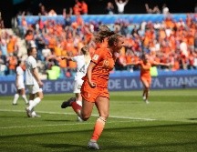 Jill Roord ofreció el triunfo a las Oranje con un remate de cabeza en el tiempo de descuento (90+2). AP / F. Seco