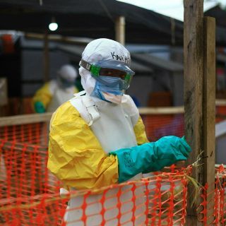 La OMS confirma caso de ébola en Uganda