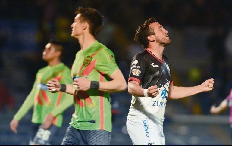 Lobos BUAP (derecha) dice adiós a su paso por la Primera División del futbol mexicano; Bravos de Juárez adquiere la franquicia y el balompié del Máximo Circuito regresa a la frontera. IMAGO7
