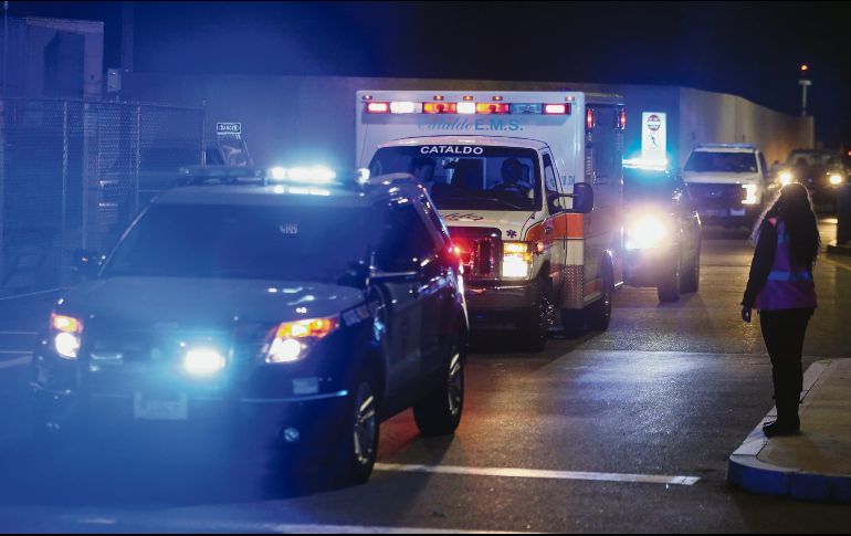 En medio de un fuerte operativo de seguridad, David Ortiz fue llevado al Hospital General de Massachusetts, donde fue intervenido. AP