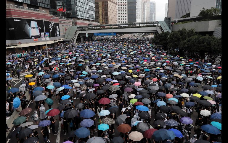La multitud se congrega cerca de la sede del Consejo Legislativo. AP/K. Cheung
