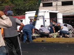 Reportes preliminares indican que el tráiler se quedó sin frenos y en su trayecto se incendió pero antes impactó los vehículos que encontró a su paso. TWITTER / @El_Universal_Mx