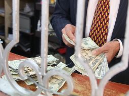 El billete verde se compró en un mínimo de 18 pesos. EL INFORMADOR/ARCHIVO