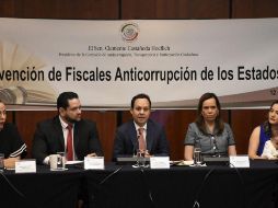 Clemente Castañeda (c) encabezó la Convención Nacional de Fiscales Anticorrupción. ESPECIAL