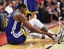 Kevin Durant reapareció el lunes pasado, pero volvió a lesionarse. AFP