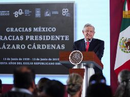 El Presidente López Obrador expresa que esta orden incluye a todos sus familiares. AFP / Presidencia
